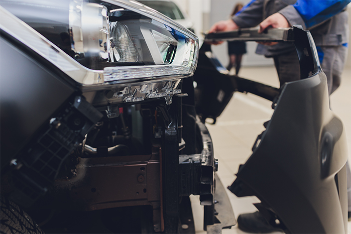 Maximizing Efficiency and Quality in Car Bumper Molding with the Right Machine